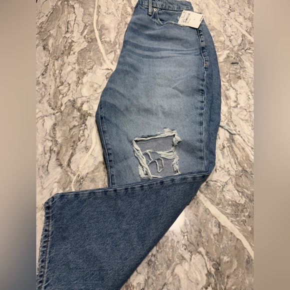 NWT Good American Good Boy
Distressed Indigo Jeans Size 15 - Picture 6 of 11
